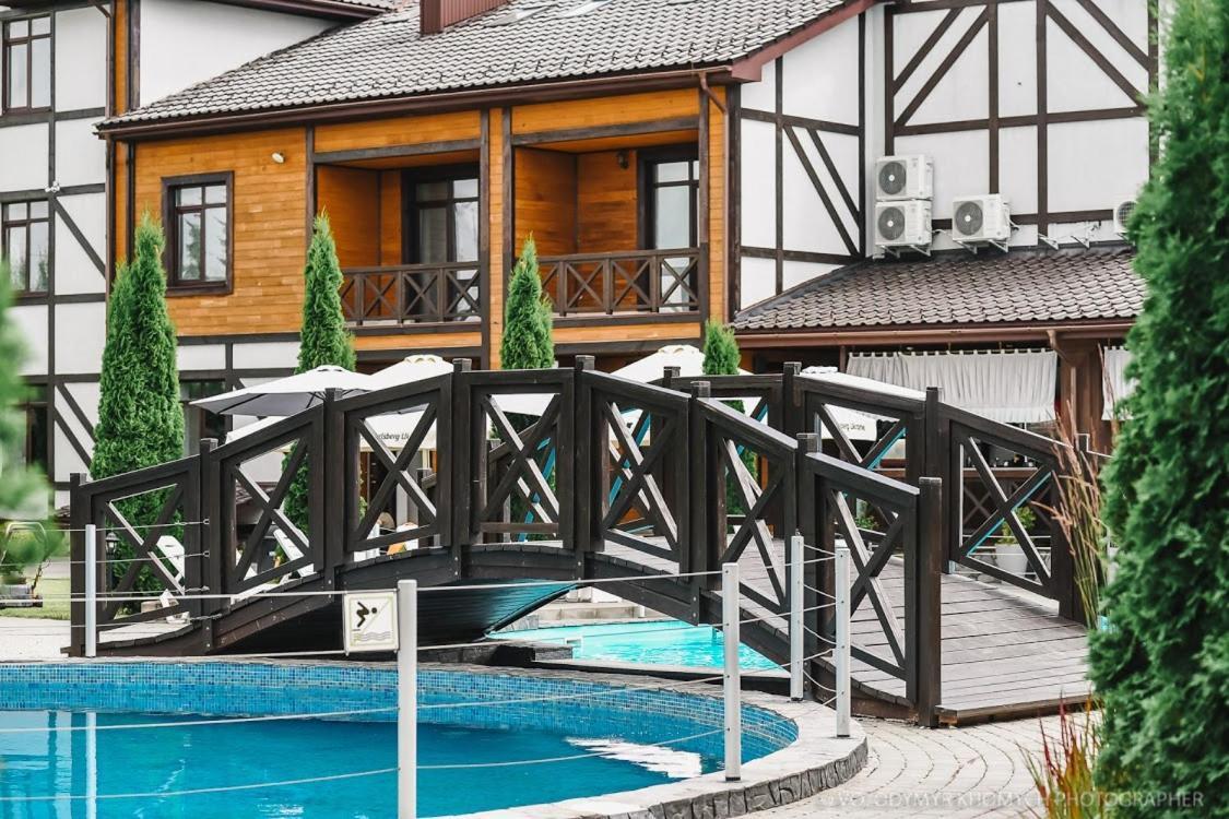 Zagorod Hotel Girka Polonka Bagian luar foto