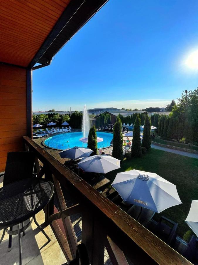 Zagorod Hotel Girka Polonka Bagian luar foto
