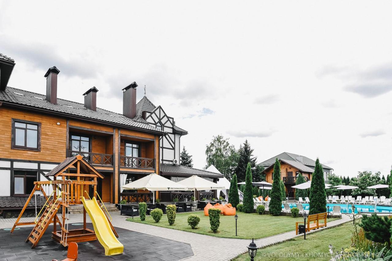 Zagorod Hotel Girka Polonka Bagian luar foto