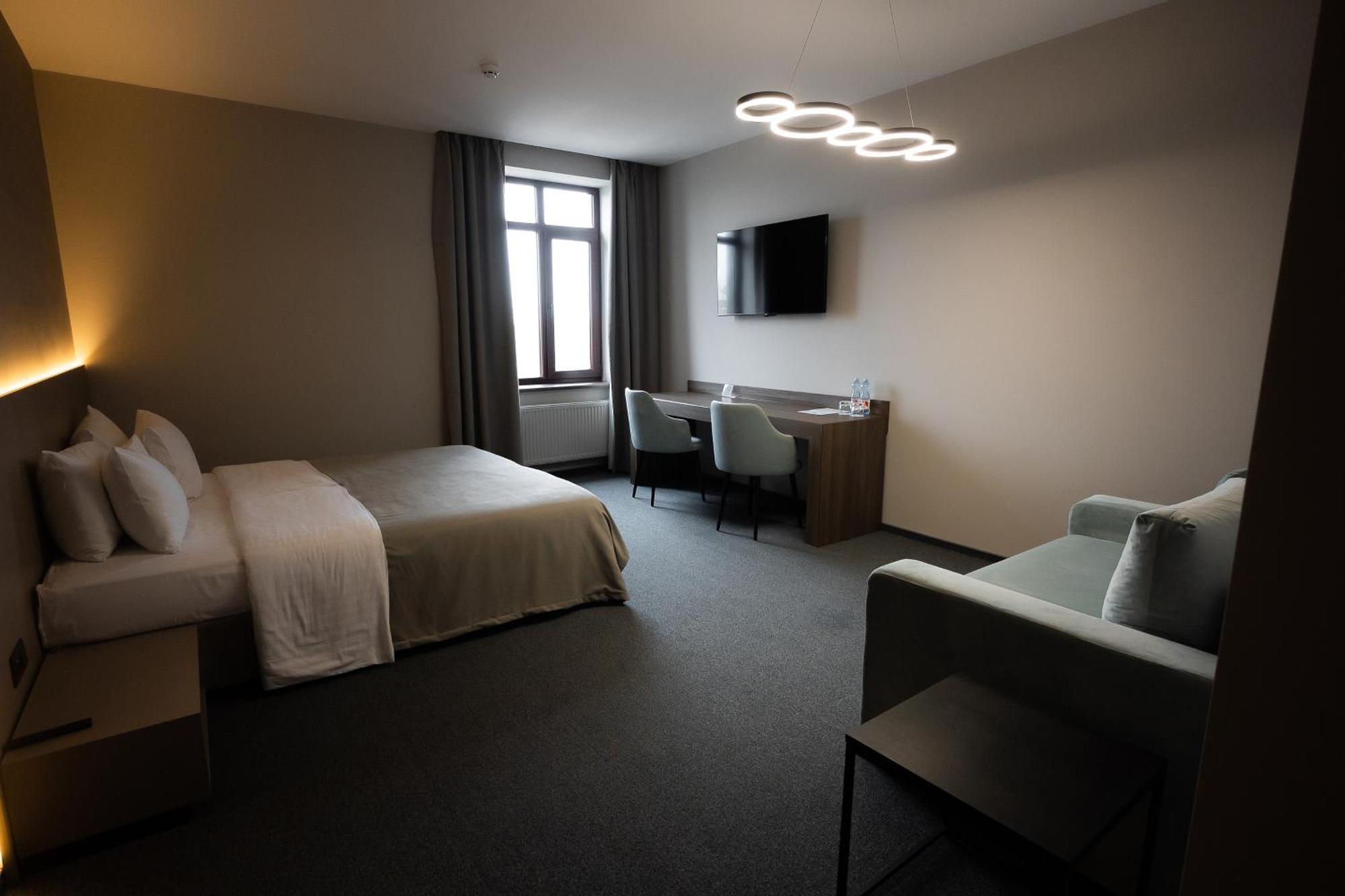 Zagorod Hotel Girka Polonka Bagian luar foto