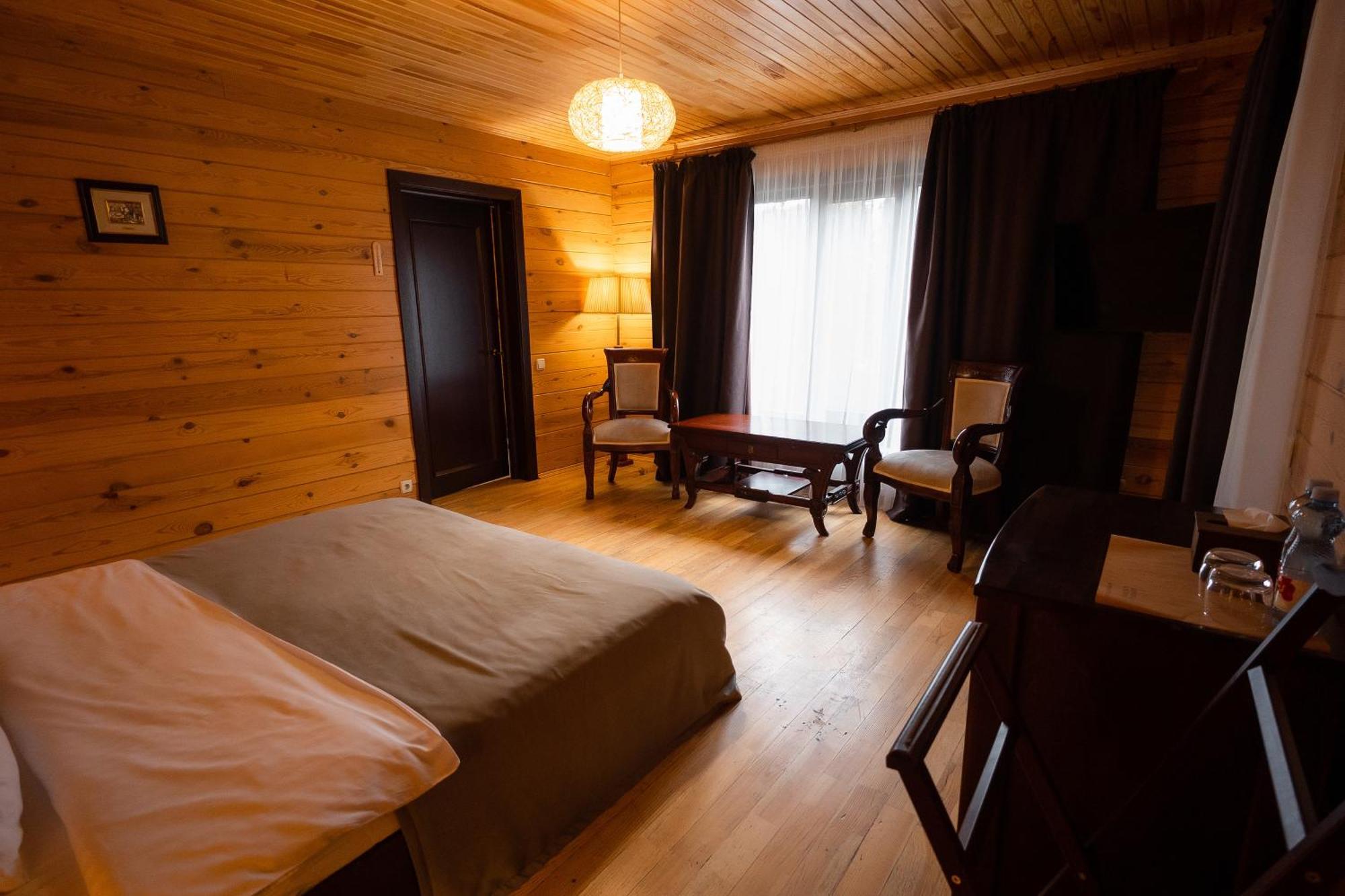 Zagorod Hotel Girka Polonka Bagian luar foto