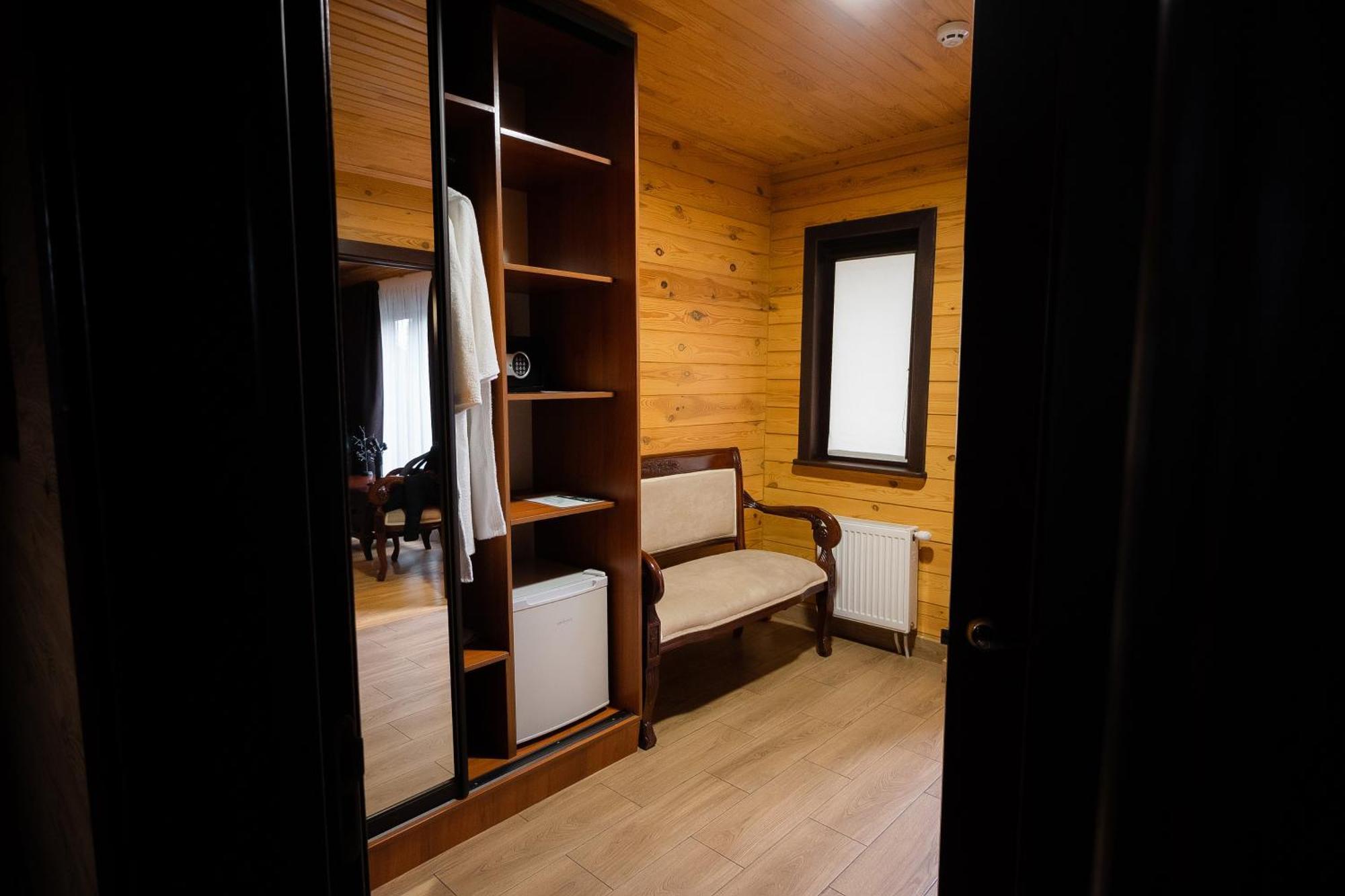 Zagorod Hotel Girka Polonka Bagian luar foto